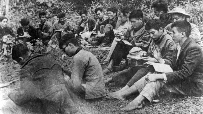 3 đặc điểm văn học giai đoạn 1945-1954