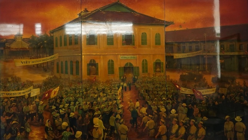 Khuynh hướng sử thi và cảm hứng lãng mạn năm 1945-1975 là gì