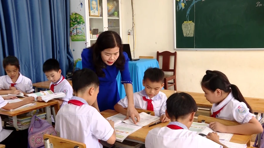 Bài thơ ngày 20/11 thể 4 chữ và 5 chữ dễ thuộc